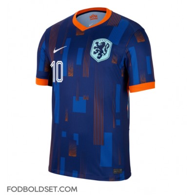 Holland Memphis Depay #10 Udebanetrøje EM 2024 Kortærmet Holland Memphis Depay #10 Udebanetrøje EM 2024 Kortærmet